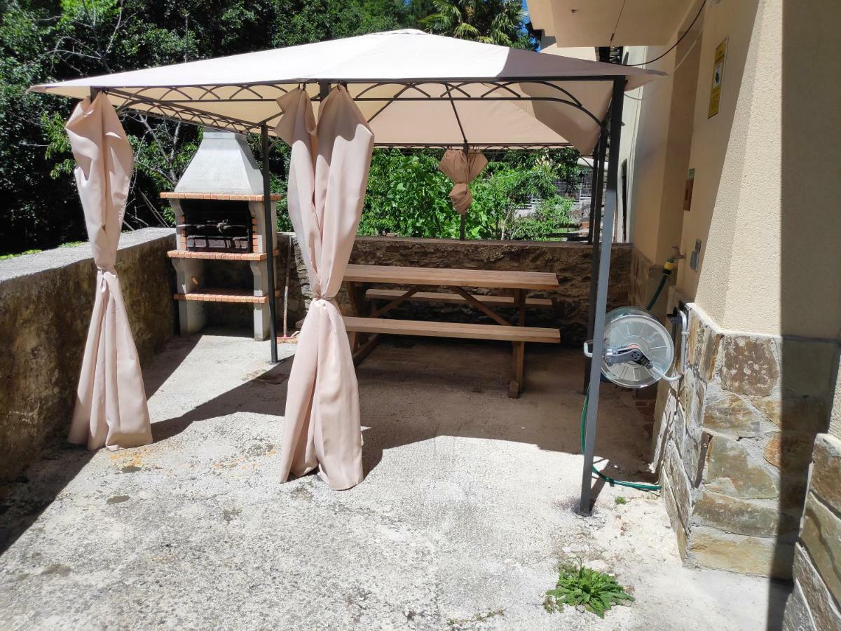 Apartamentos El Rincon De Limes Cangas De Narcea Esterno foto